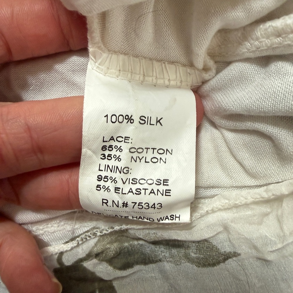 100% Silk Bellambra Made in Italy Floral Blouse - Lace Yoke- Size Large - Picture 9 of 9
